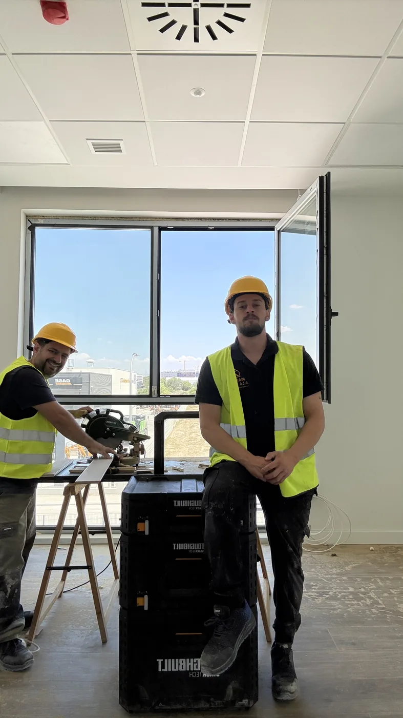 Lucas y Luciano en obra · Madrid